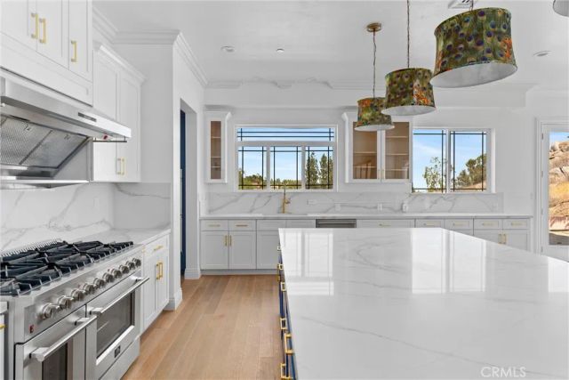 17190 Small Canyon Ln, Riverside, CA 92506