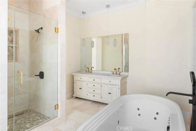 17190 Small Canyon Ln, Riverside, CA 92506
