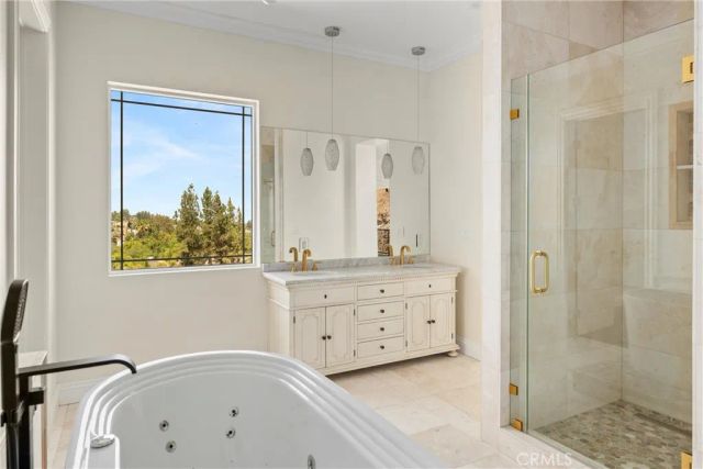 17190 Small Canyon Ln, Riverside, CA 92506