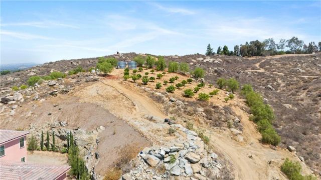 17190 Small Canyon Ln, Riverside, CA 92506