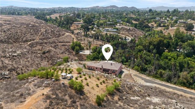 17190 Small Canyon Ln, Riverside, CA 92506