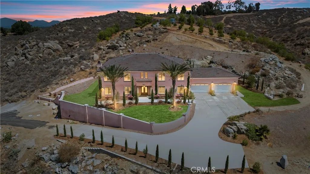17190 Small Canyon Ln, Riverside, CA 92506