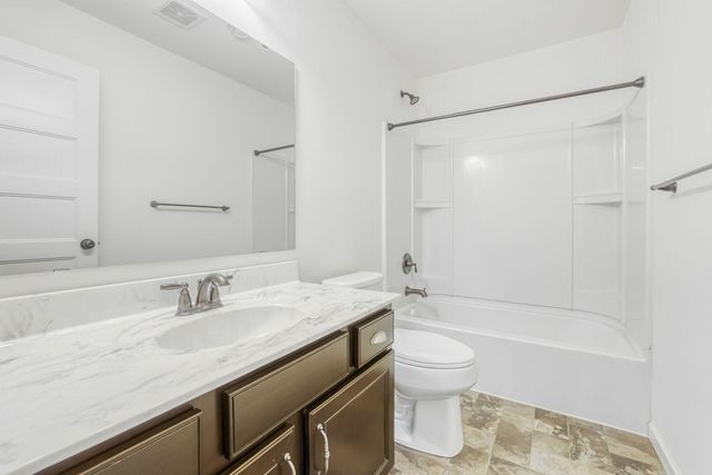 1132 138th Street E, Rosemount, MN 55068