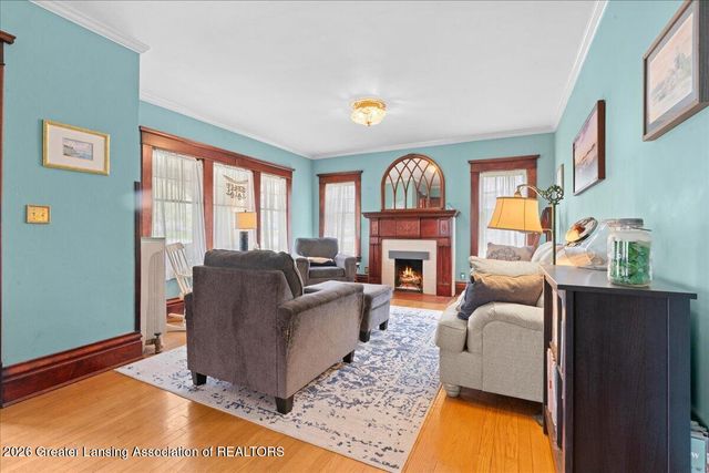 238 W River Street, Grand Ledge, MI 48837