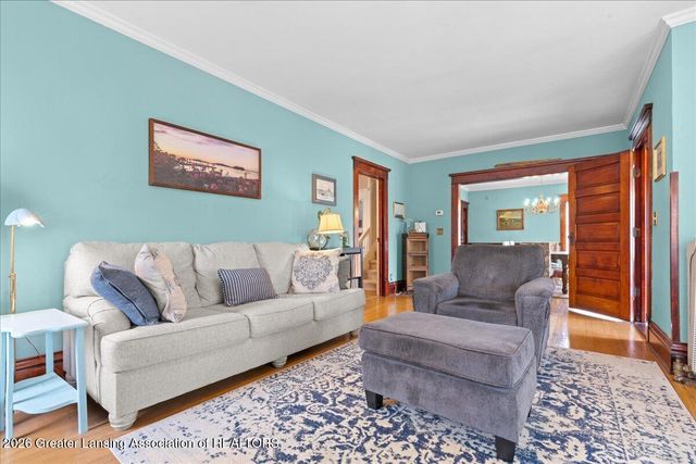 238 W River Street, Grand Ledge, MI 48837