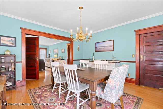 238 W River Street, Grand Ledge, MI 48837