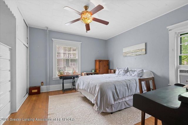 238 W River Street, Grand Ledge, MI 48837