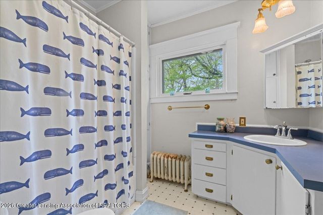 238 W River Street, Grand Ledge, MI 48837