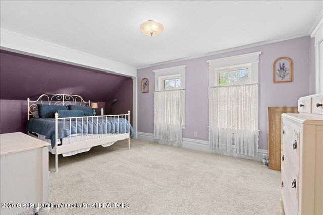 238 W River Street, Grand Ledge, MI 48837