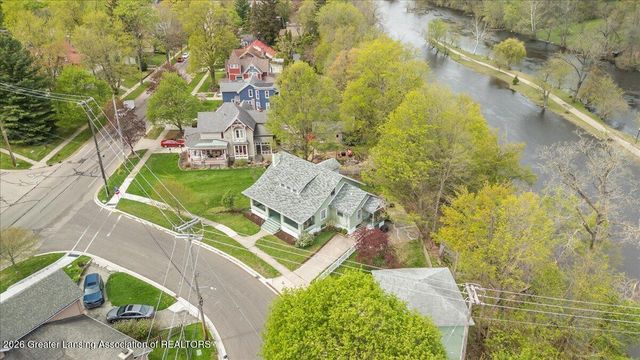 238 W River Street, Grand Ledge, MI 48837