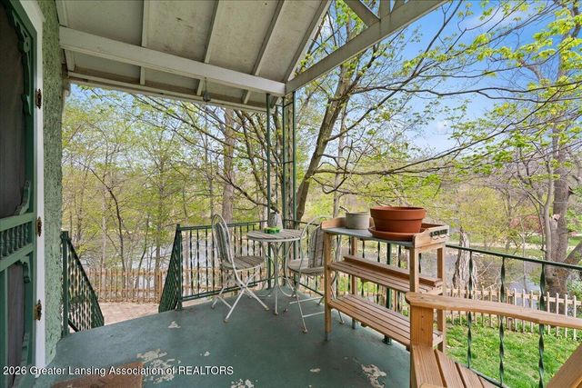 238 W River Street, Grand Ledge, MI 48837