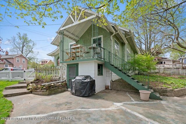 238 W River Street, Grand Ledge, MI 48837