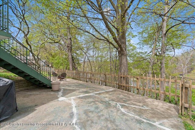 238 W River Street, Grand Ledge, MI 48837