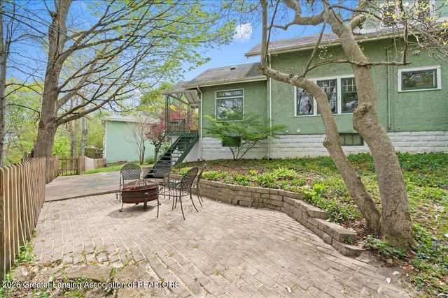 238 W River Street, Grand Ledge, MI 48837