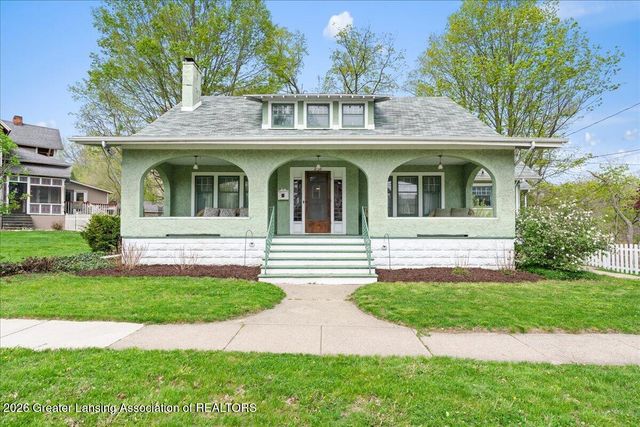238 W River Street, Grand Ledge, MI 48837