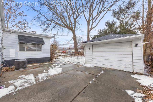 26825 Kitch Street, Inkster, MI 48141