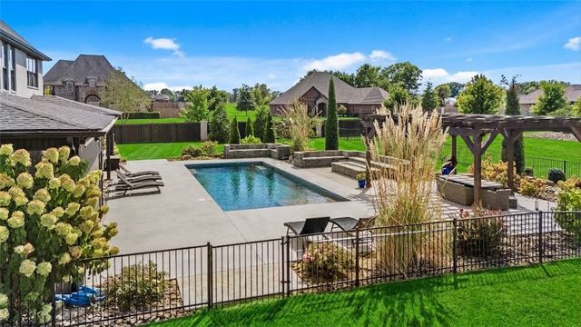 4100 Rolling Meadows Drive, Little Flock, AR 72756