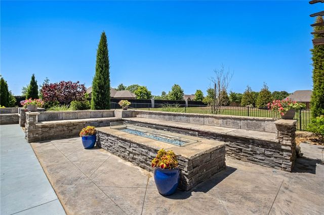 4100 Rolling Meadows Drive, Little Flock, AR 72756