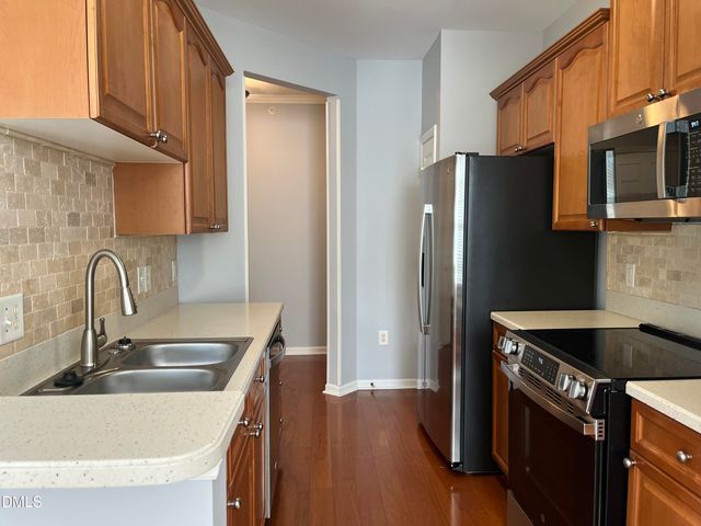 8021 Allyns Landing Way, Raleigh, NC 27615