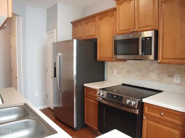 8021 Allyns Landing Way, Raleigh, NC 27615