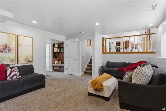 3865 RIVER VALLEY DR, Riverdale, UT 84405