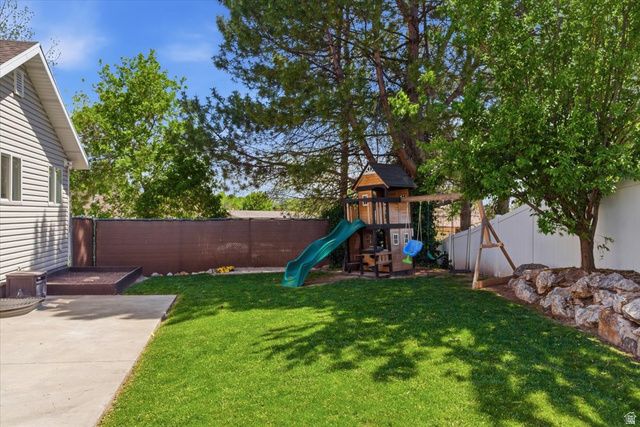 3865 RIVER VALLEY DR, Riverdale, UT 84405
