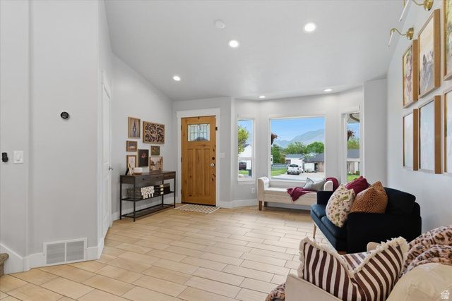 3865 RIVER VALLEY DR, Riverdale, UT 84405