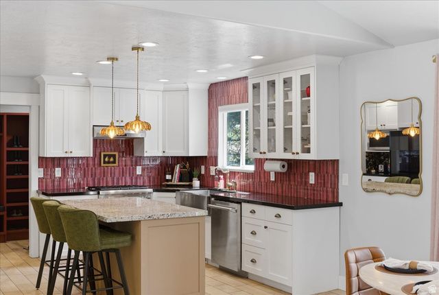 3865 RIVER VALLEY DR, Riverdale, UT 84405