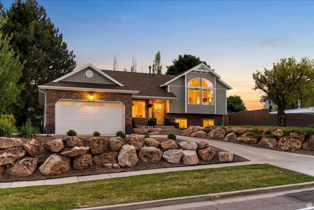 3865 RIVER VALLEY DR, Riverdale, UT 84405