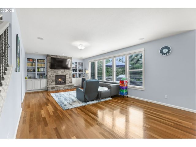 7281 Ne ROCKRIDGE Pl, Hillsboro, OR 97124