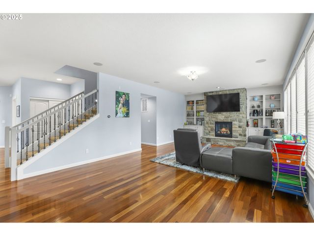 7281 Ne ROCKRIDGE Pl, Hillsboro, OR 97124