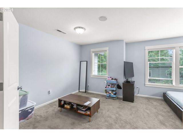 7281 Ne ROCKRIDGE Pl, Hillsboro, OR 97124