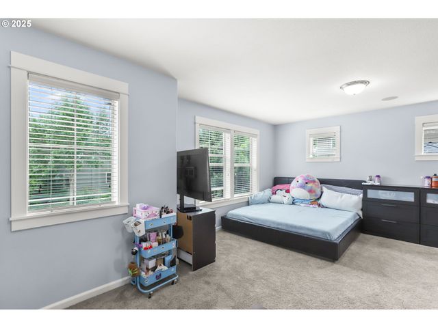 7281 Ne ROCKRIDGE Pl, Hillsboro, OR 97124