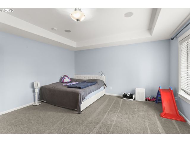 7281 Ne ROCKRIDGE Pl, Hillsboro, OR 97124