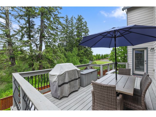 7281 Ne ROCKRIDGE Pl, Hillsboro, OR 97124