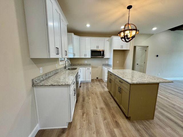 177 Central Park Avenue, Berea, KY 40403