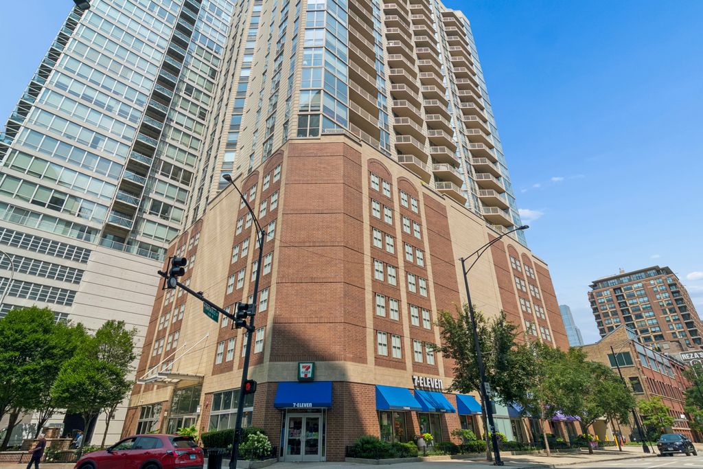 645 N KINGSBURY Street 2205, Chicago, IL 60610 — exterior