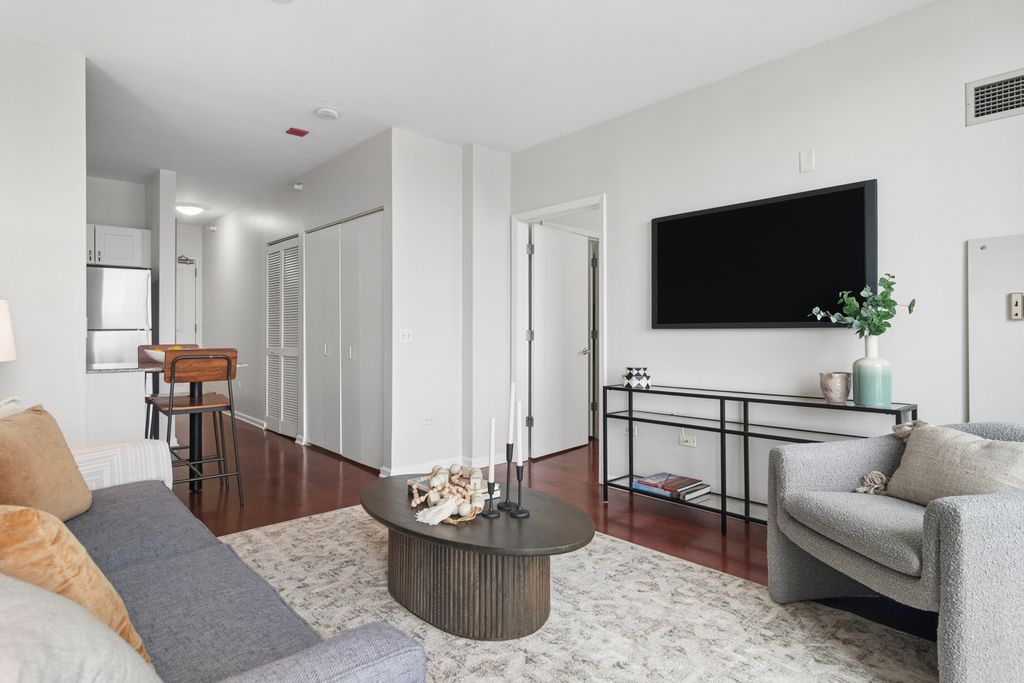 645 N KINGSBURY Street 2205, Chicago, IL 60610 — photo 5