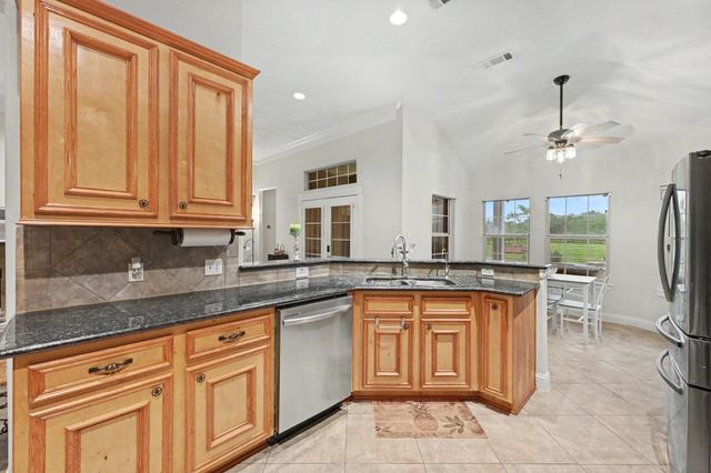 7730 Pebble Hill Lane, Rosharon, TX 77583