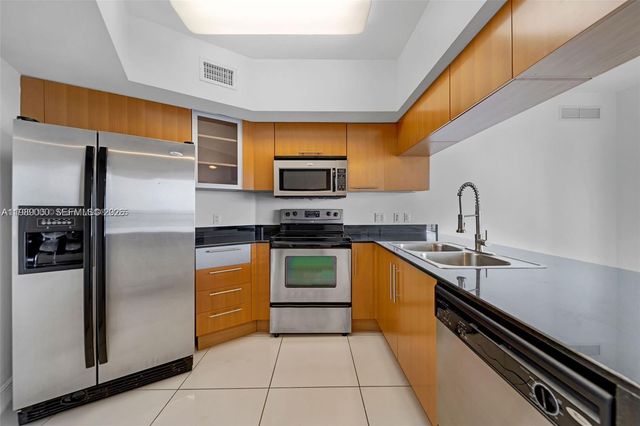 1750 N Bayshore 2001, Miami, FL 33132