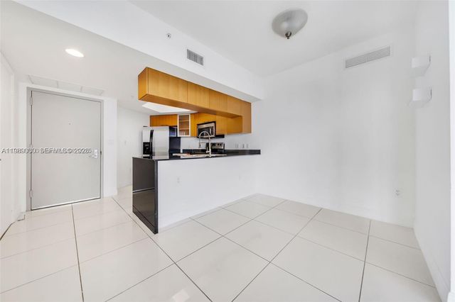 1750 N Bayshore 2001, Miami, FL 33132