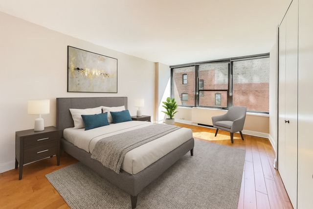 1560 N Sandburg Terrace 510, Chicago, IL 60610