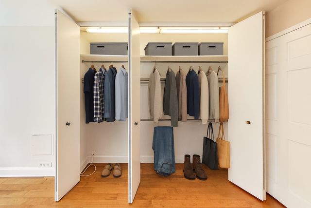 1560 N Sandburg Terrace 510, Chicago, IL 60610