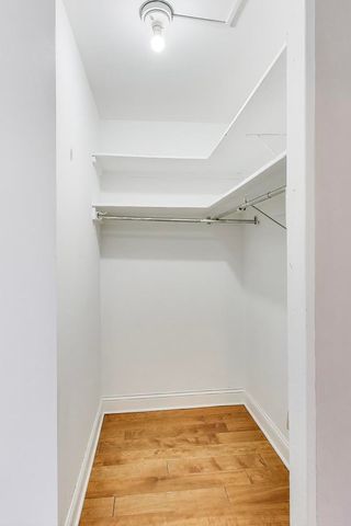 1560 N Sandburg Terrace 510, Chicago, IL 60610