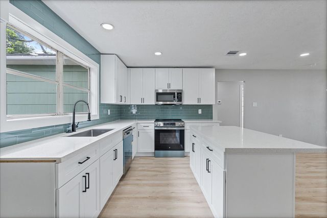 2007 Vince Street, Pasadena, TX 77502