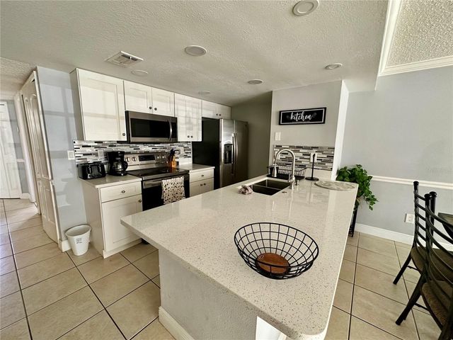 5012 LAGUNA BAY CIRCLE 73, Kissimmee, FL 34746