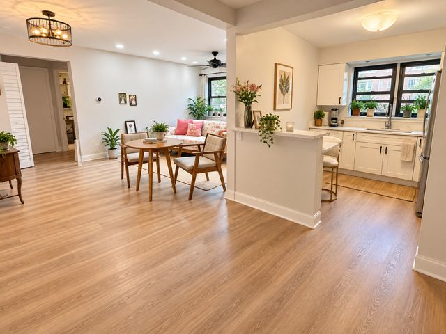500 Washington Boulevard 102, Oak Park, IL 60302