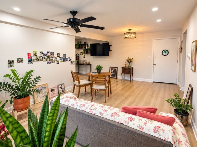 500 Washington Boulevard 102, Oak Park, IL 60302