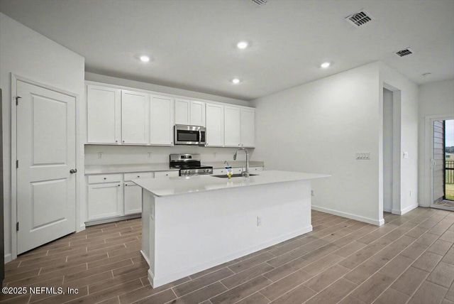 2692 FIELD DAISY Lane, Green Cove Springs, FL 32043