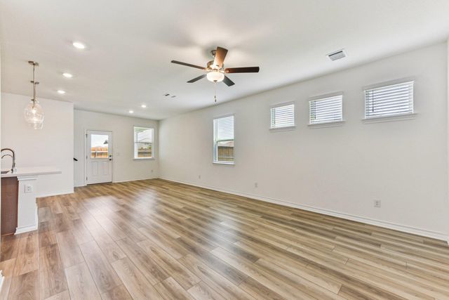 800 Long RUN, Liberty Hill, TX 78642